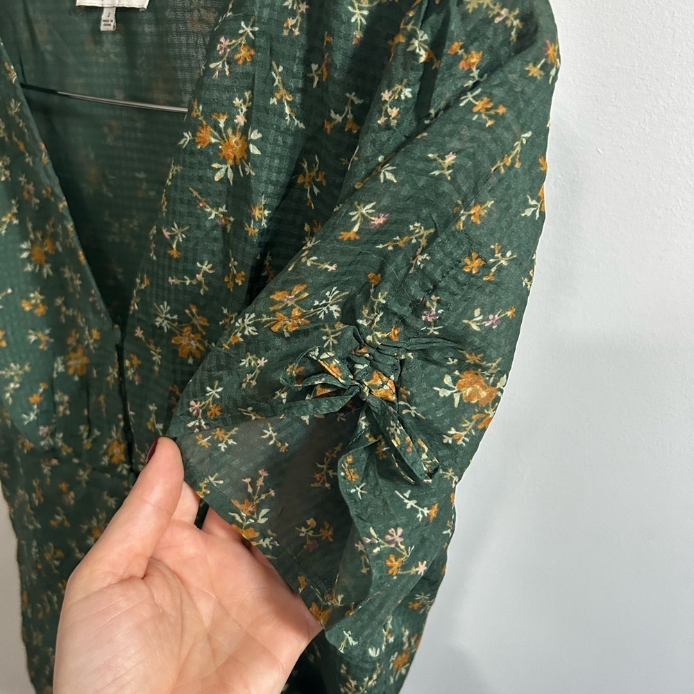 Madewell “ Silk Evie Tie-Sleeve Top in Fresh Sprigs” size 2 - Picture 6 of 8